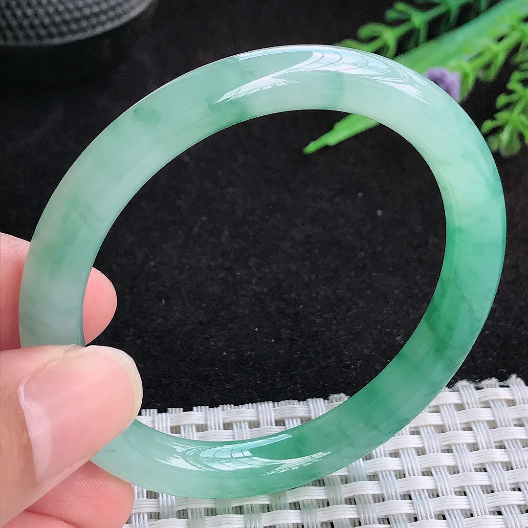 自然光53/8.2/8.4老坑冰透果冻胶冰飘花圆条手镯天然翡翠玉镯女款