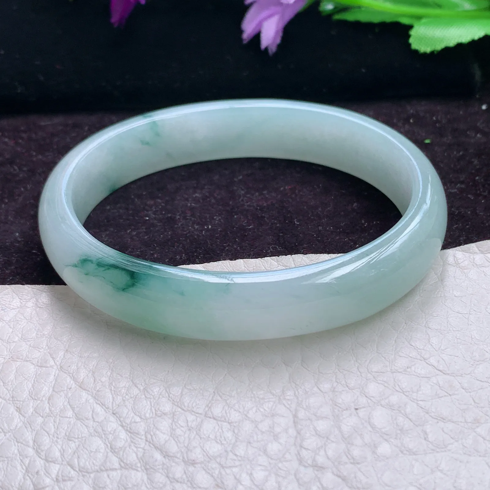 js实拍56.5*50*11.5*6.3贵妃镯 天然缅甸翡翠手镯冰润飘花蛋形玉镯 玉手环