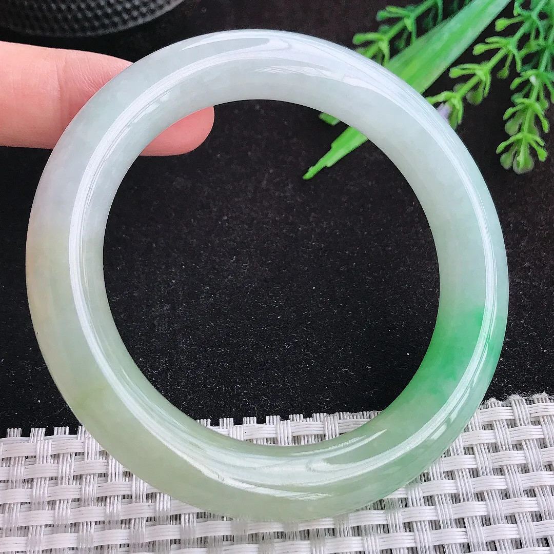 自然光58.5/12/11.5老坑冰胶果冻胶飘阳绿大圈口圆条手镯天然翡翠玉镯女款