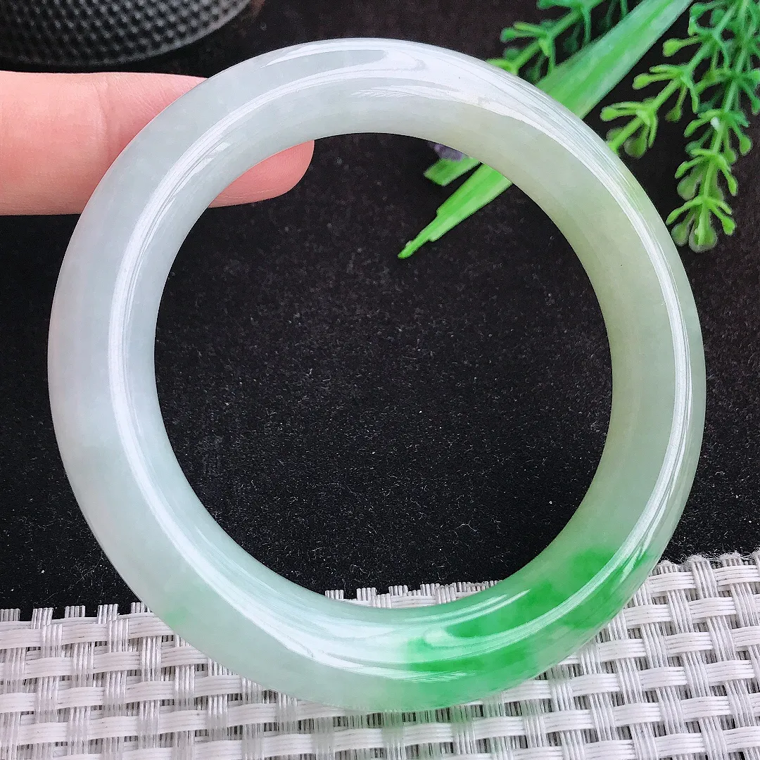 自然光58.5/12/11.5老坑冰胶果冻胶飘阳绿大圈口圆条手镯天然翡翠玉镯女款