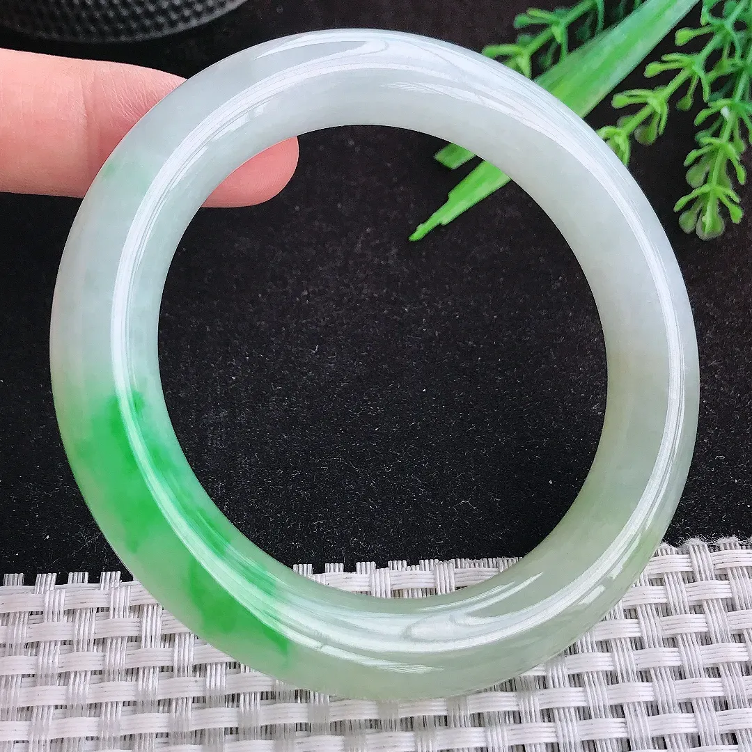 自然光58.5/12/11.5老坑冰胶果冻胶飘阳绿大圈口圆条手镯天然翡翠玉镯女款