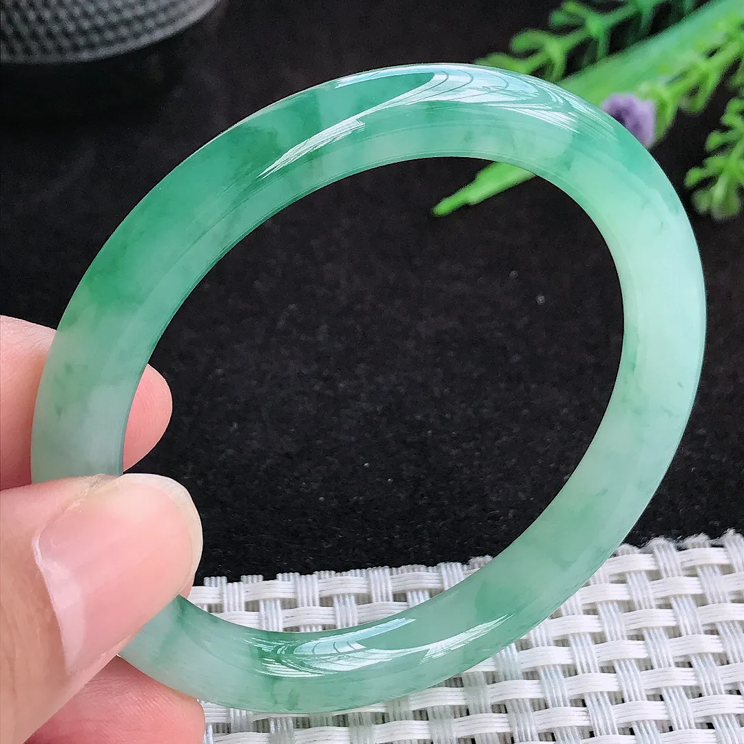 自然光53/8.2/8.4老坑冰透果冻胶冰飘花圆条手镯天然翡翠玉镯女款