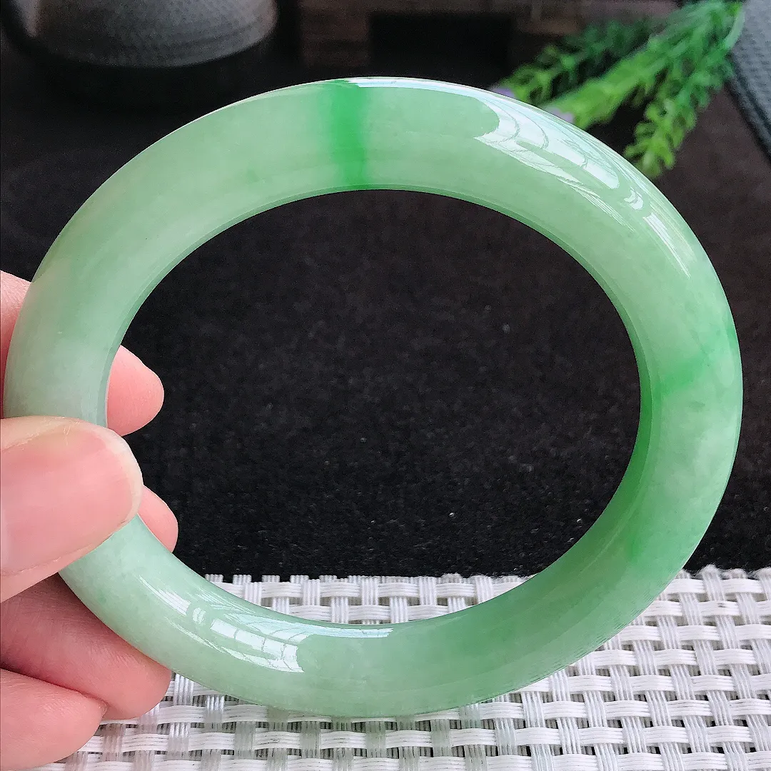 自然光61/11.5/11.3老坑精美冰润满绿大圈口圆条手镯天然翡翠玉镯女款