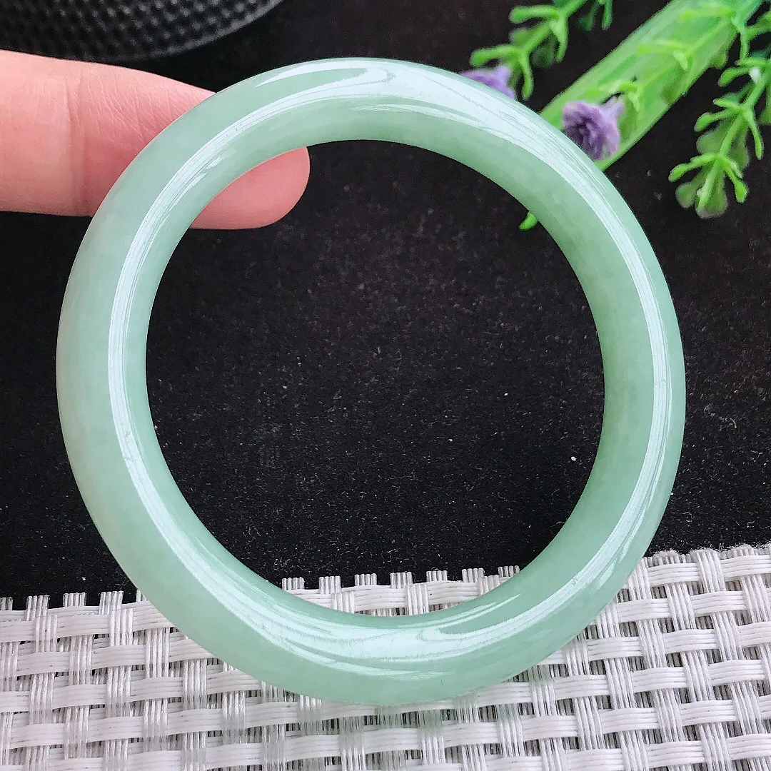 自然光52/8.9/9老坑精美冰润冰晴满绿圆条手镯天然翡翠玉镯女款小圈口