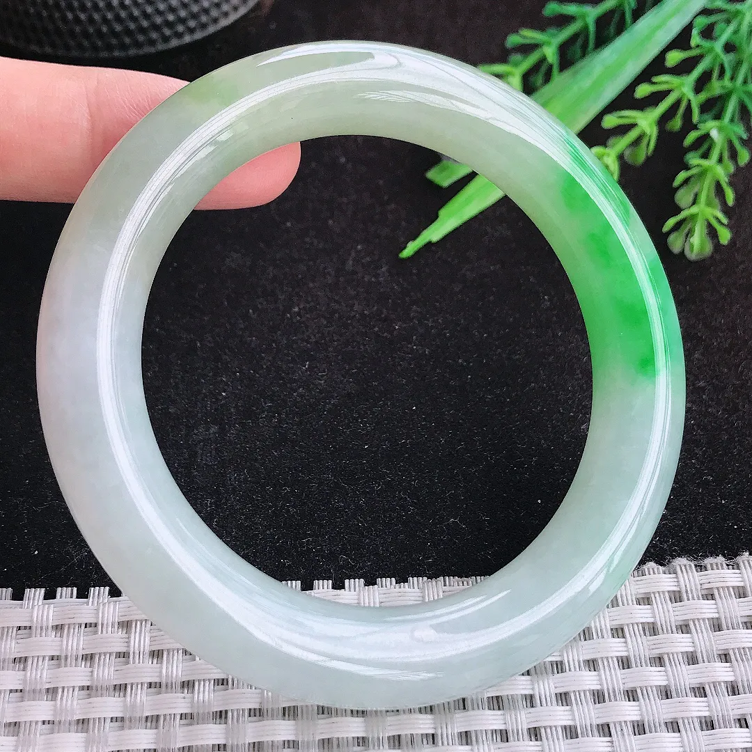 自然光58.5/12/11.5老坑冰胶果冻胶飘阳绿大圈口圆条手镯天然翡翠玉镯女款