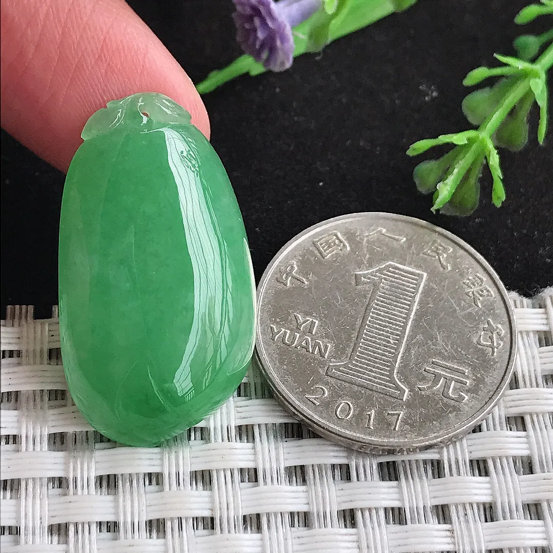 自然光31/17.6/5.5老坑冰胶水灵满阳绿福瓜吊坠翡翠玉石挂件
