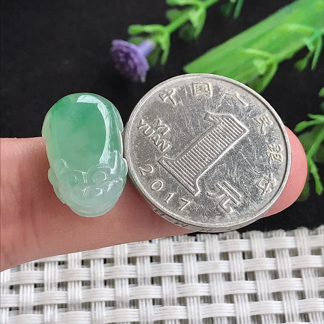 自然光18/11.8/7.6老坑冰胶果冻飘绿小貔貅吊坠翡翠玉石挂件