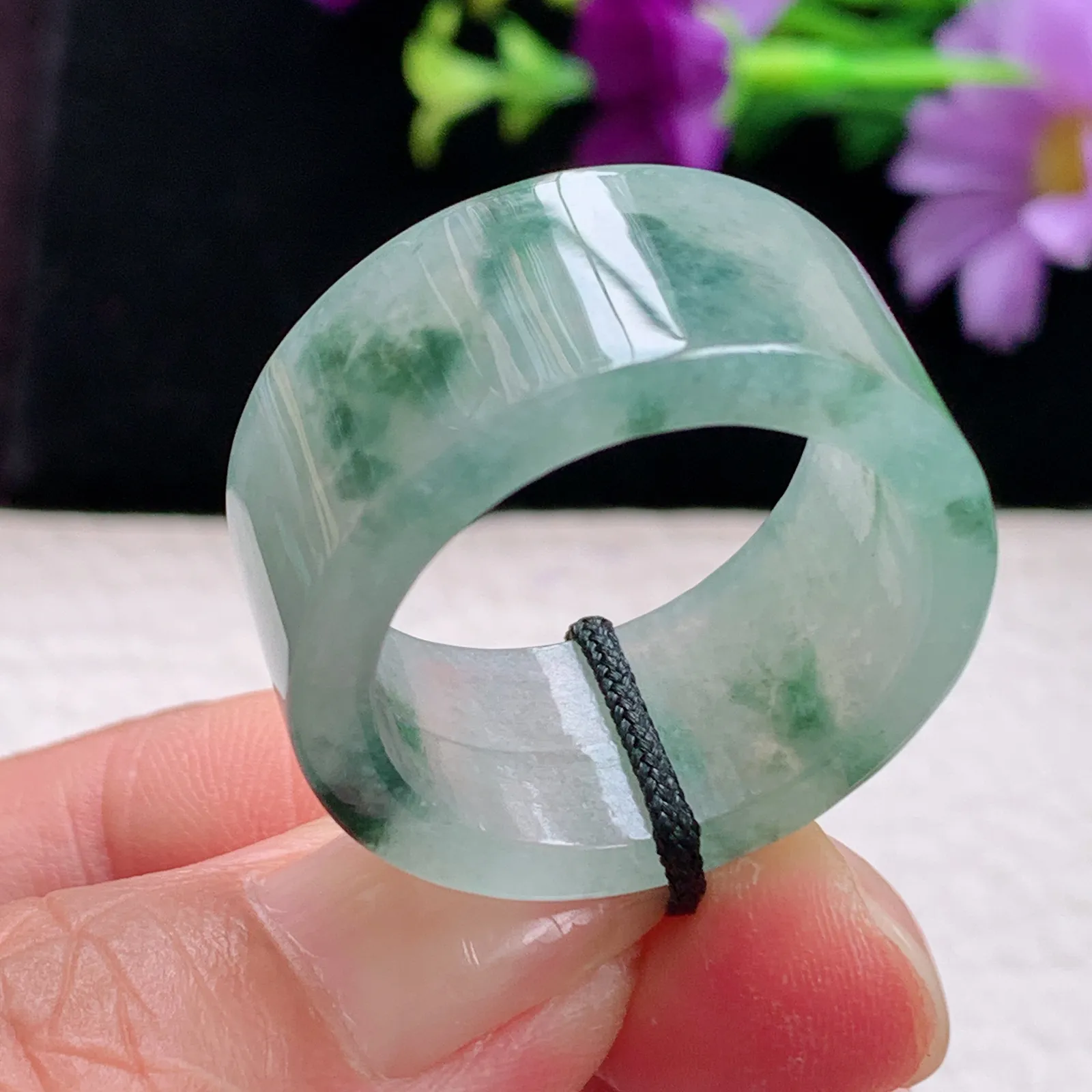 实拍zl缅甸翡翠A货冰润飘花22.5mm内径玉扳指 玉吊坠 尺寸22.5*12.6*3.5mm