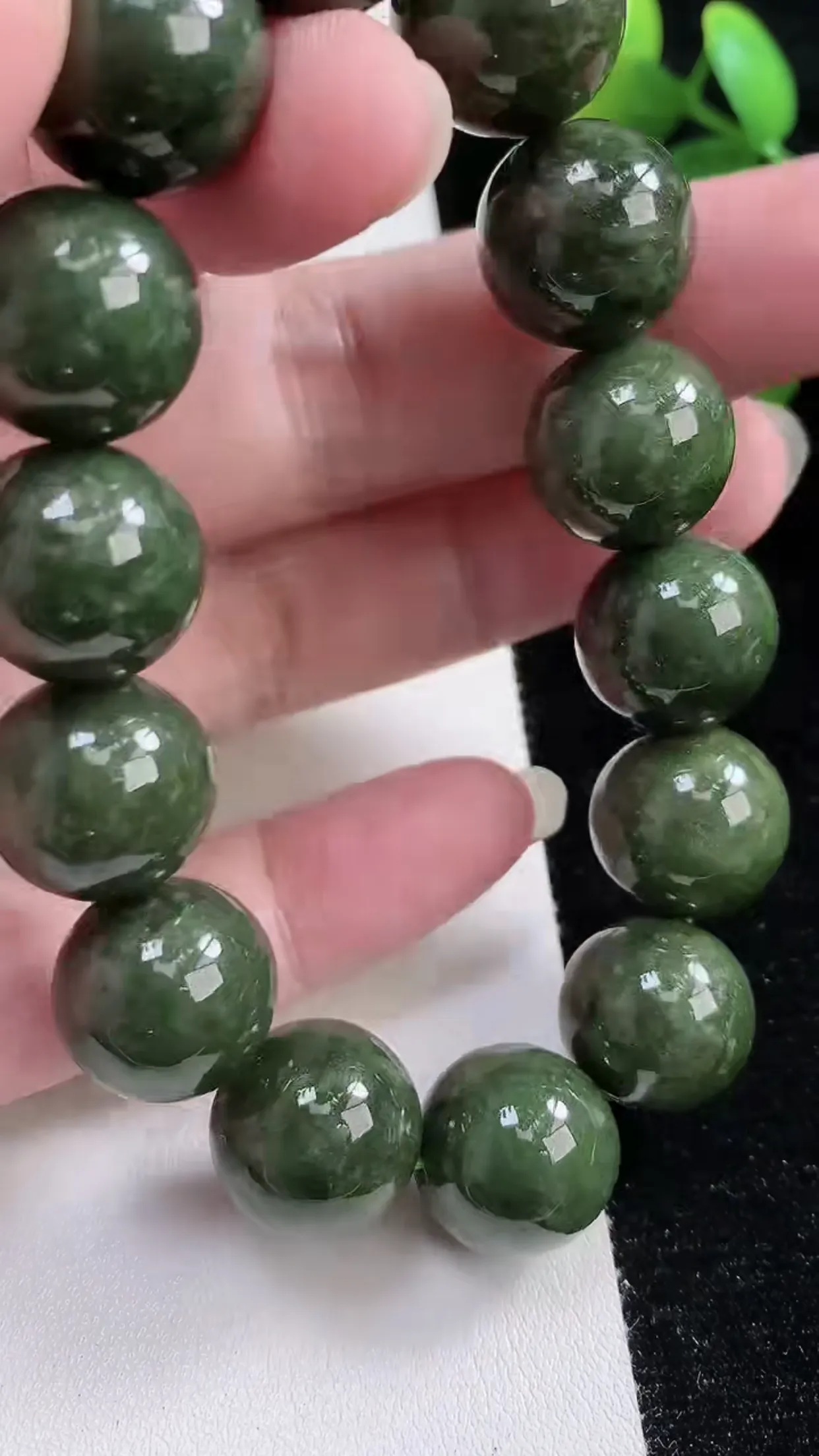 缅甸天然翡翠a货 老坑料起胶冰润 满绿圆珠手串  手链  14颗，尺寸 16mm  y  86.64