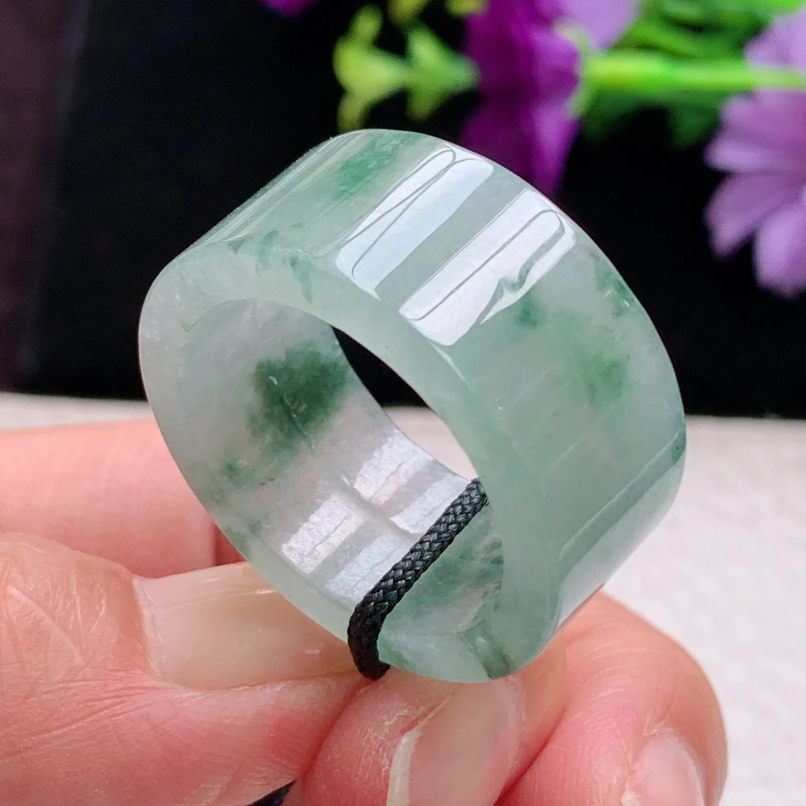 实拍zl缅甸翡翠A货冰润飘花22.5mm内径玉扳指 玉吊坠 尺寸22.5*12.6*3.5mm