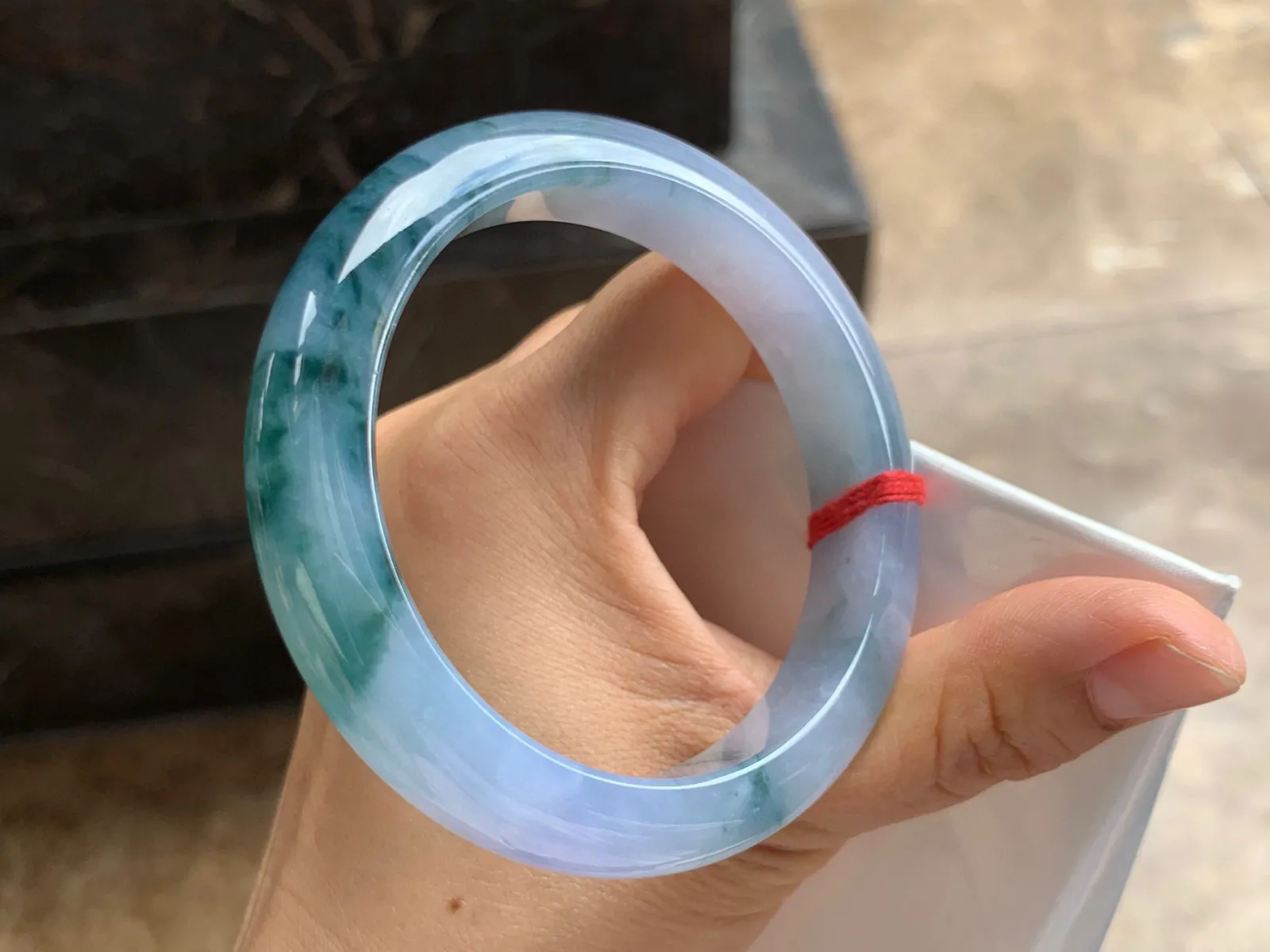 57.5-13-9mm
紫罗兰飘花手镯 底子细腻 花色漂亮