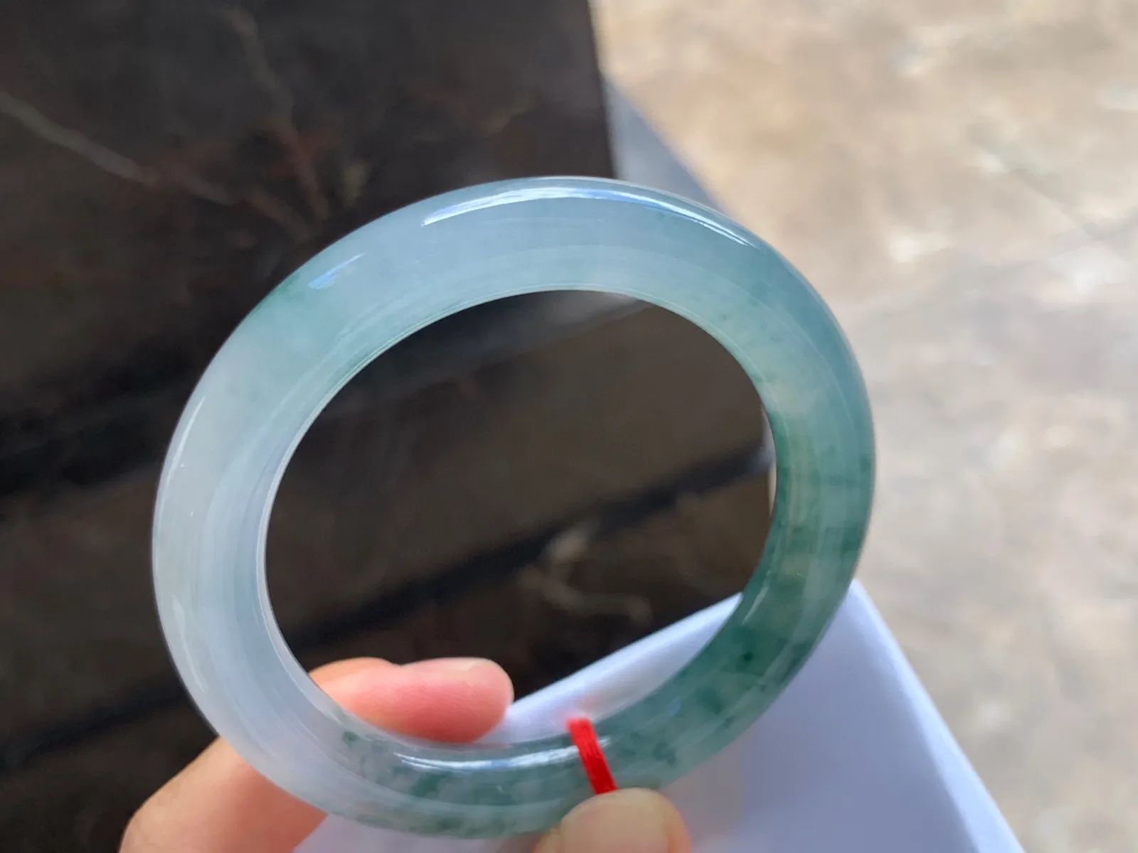 53.5-8mm
冰种飘花手镯 水润冰透 花色均匀灵动