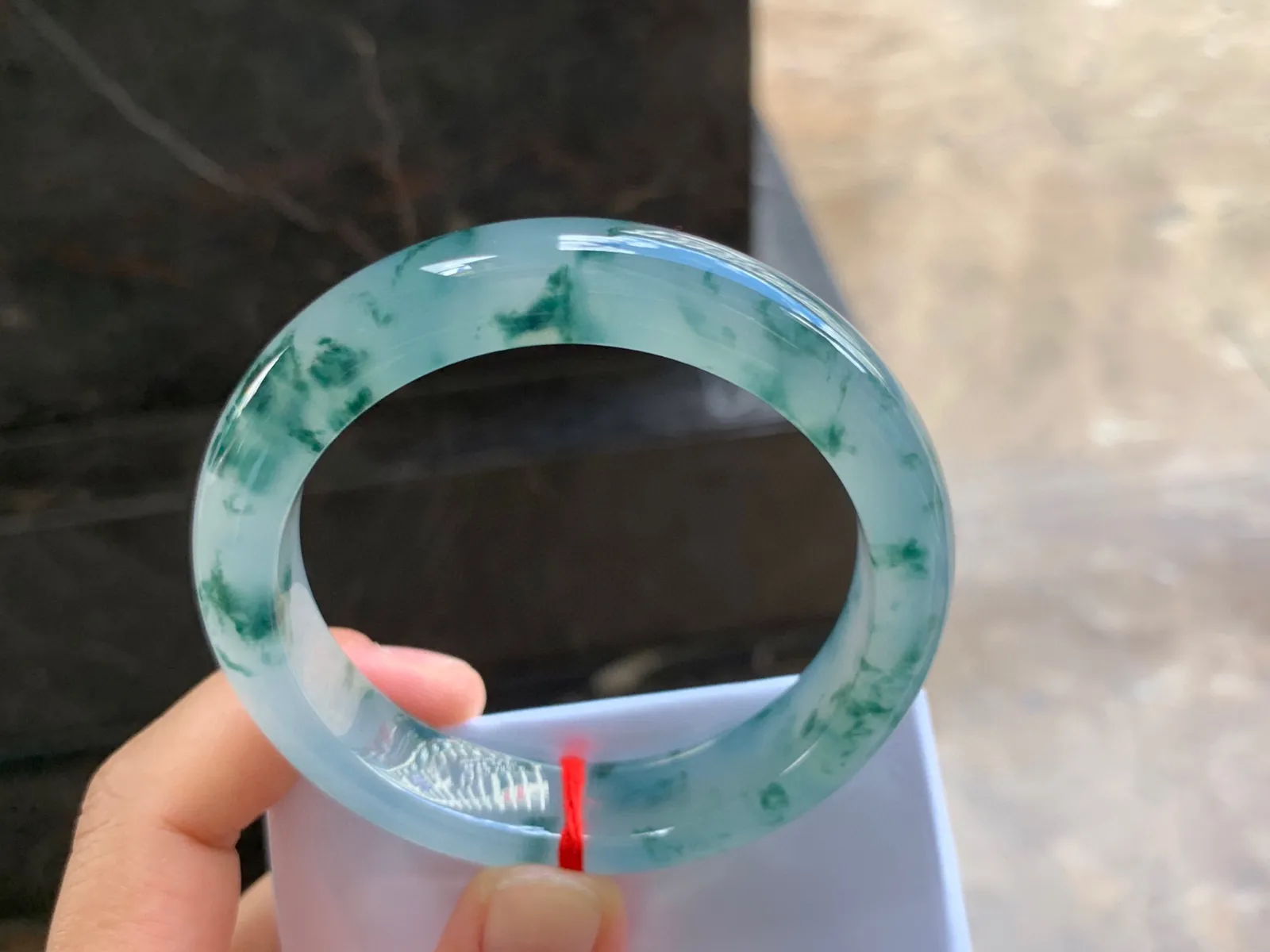 55.5-13-9mm
冰种飘花手镯 莹润冰透 花色灵动