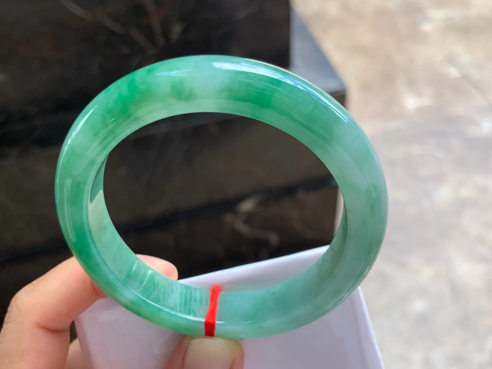 57-12-9mm
带色手镯 底子细腻 上手漂亮