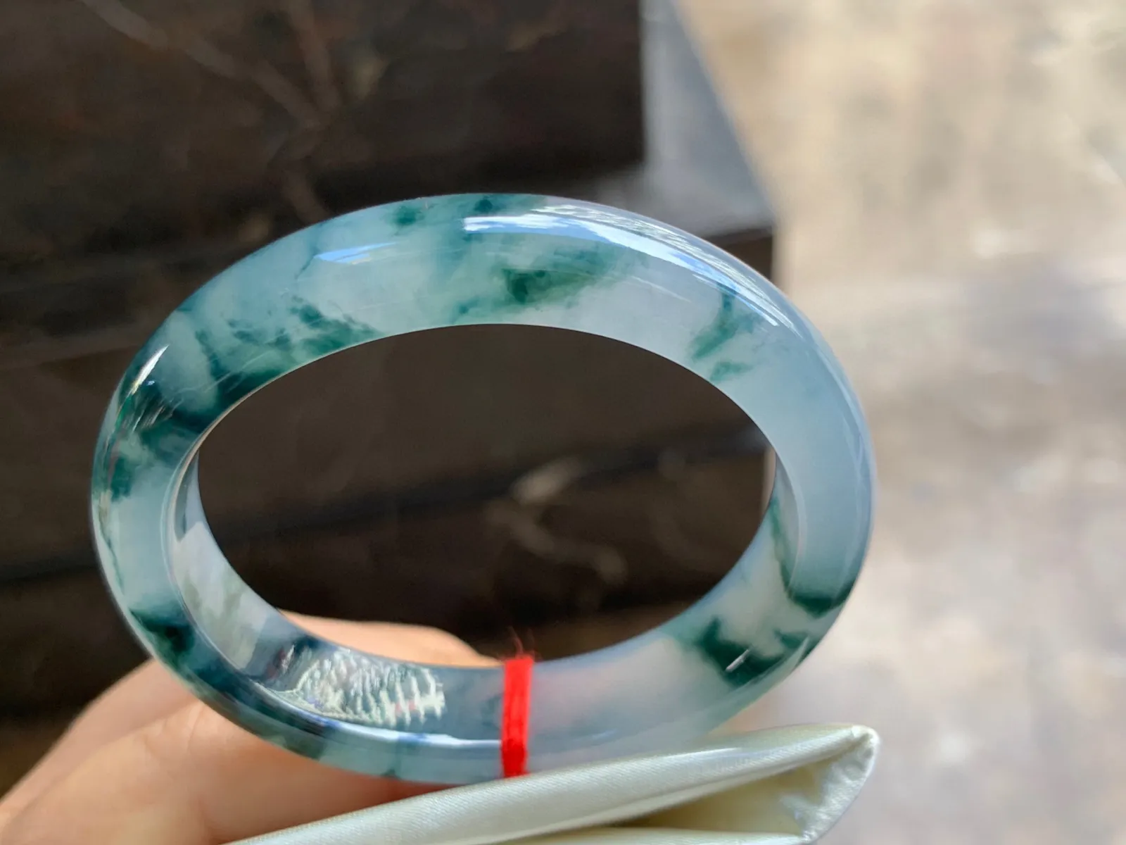 52-12.5-7.5mm
冰种飘花手镯 水墨花 正圈50可戴