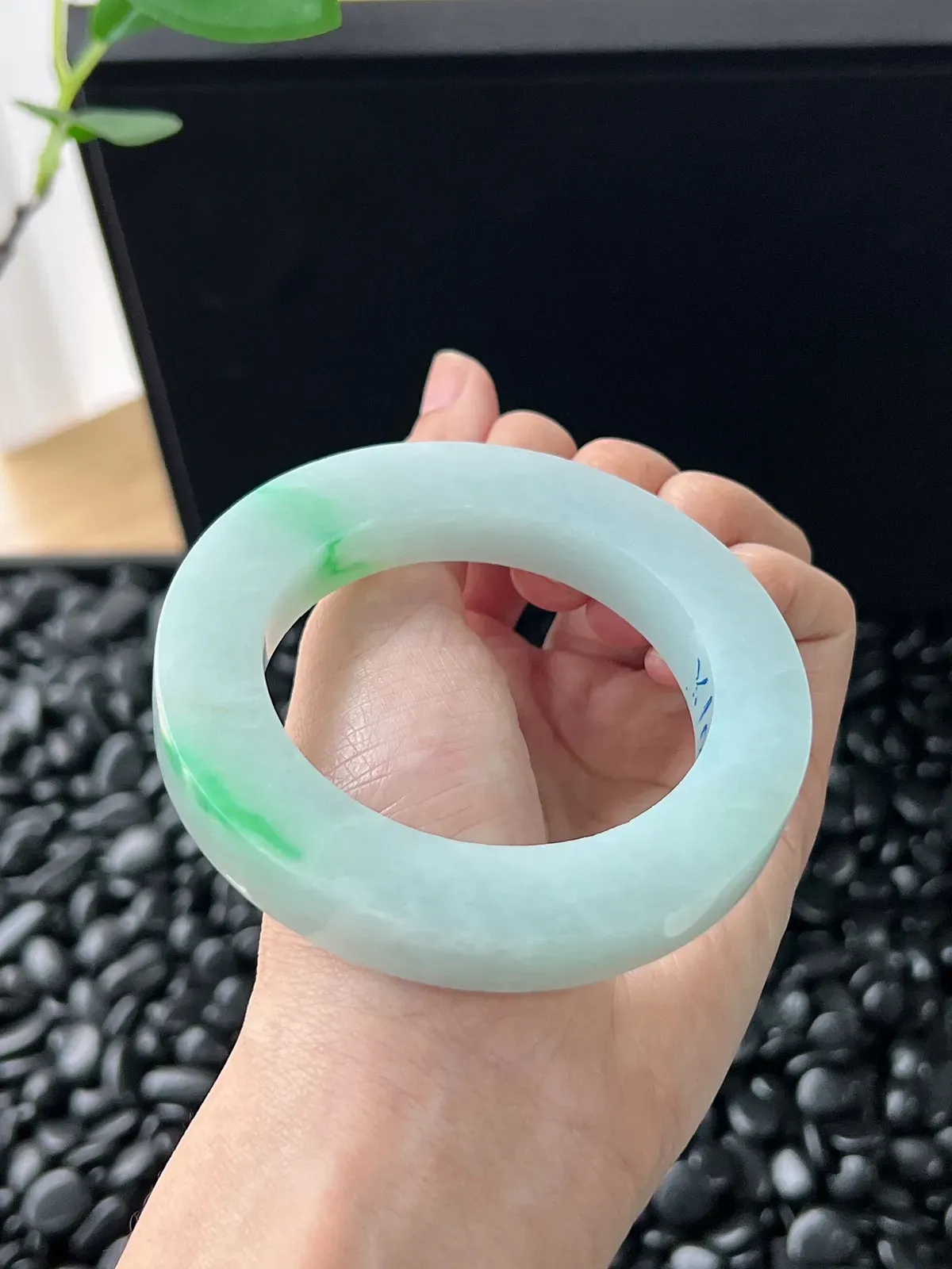 翡翠飘阳绿毛胚，正圈可做53-60圈口，圆条可做53-57圈口