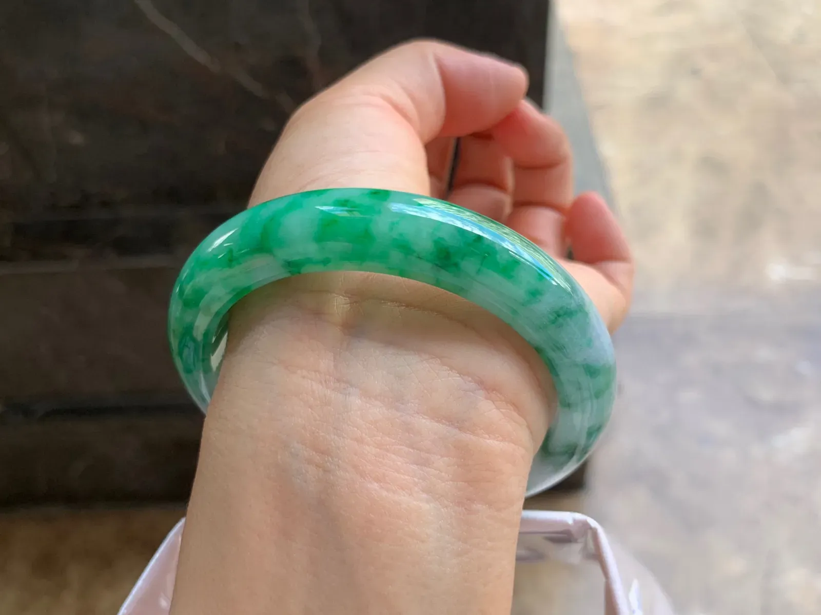 57-12-8.5mm
春彩手镯 颜色艳丽 上手漂亮