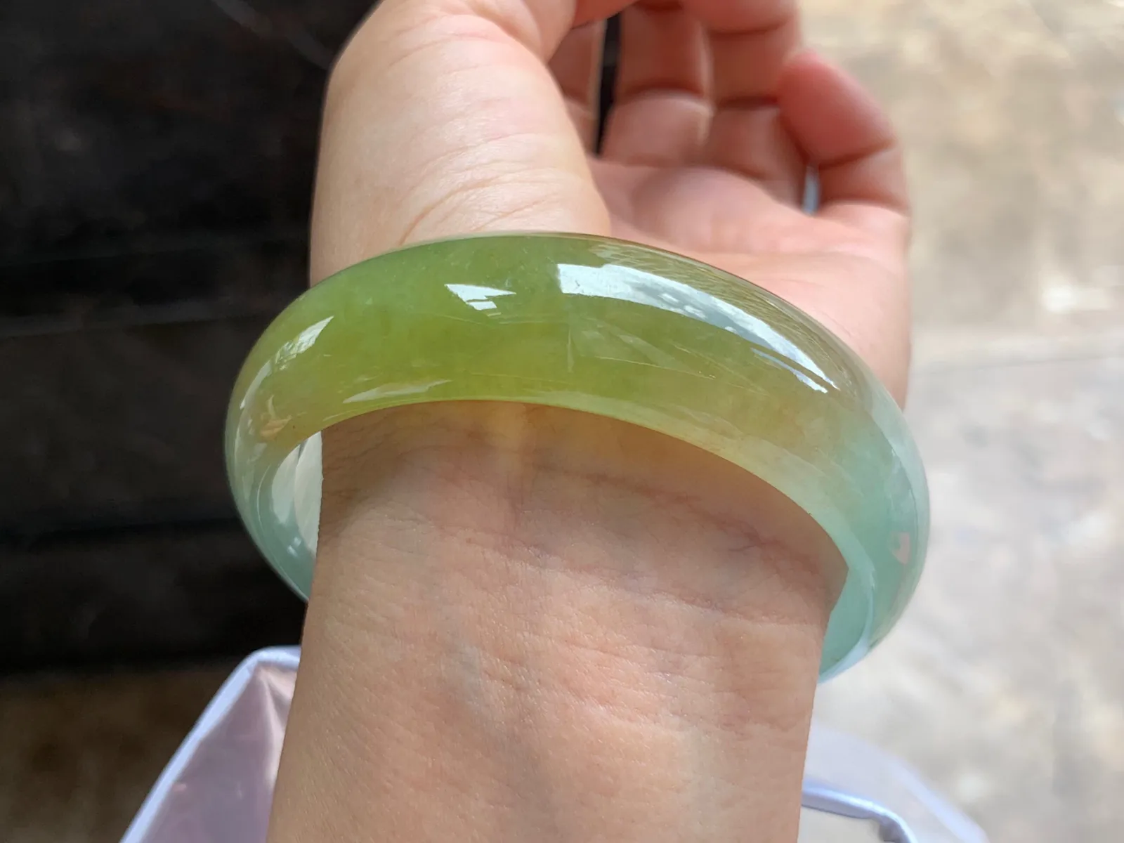 59-18-7.5mm
冰黄翡宽版轮胎手镯 种好水润 特色镯