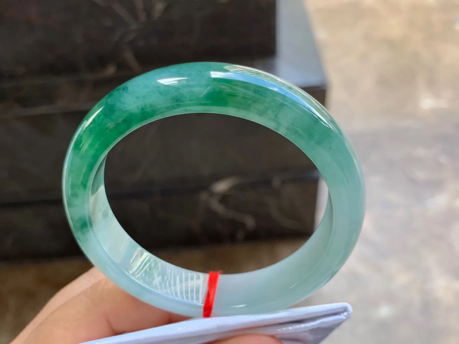 56-13-8mm
带色手镯 底子细腻 半山半水