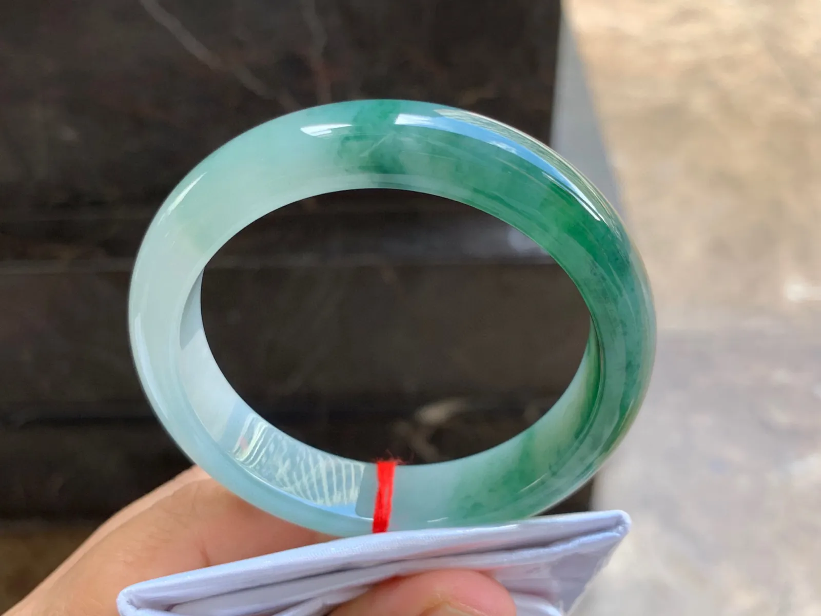 56-13-8mm
带色手镯 底子细腻 半山半水