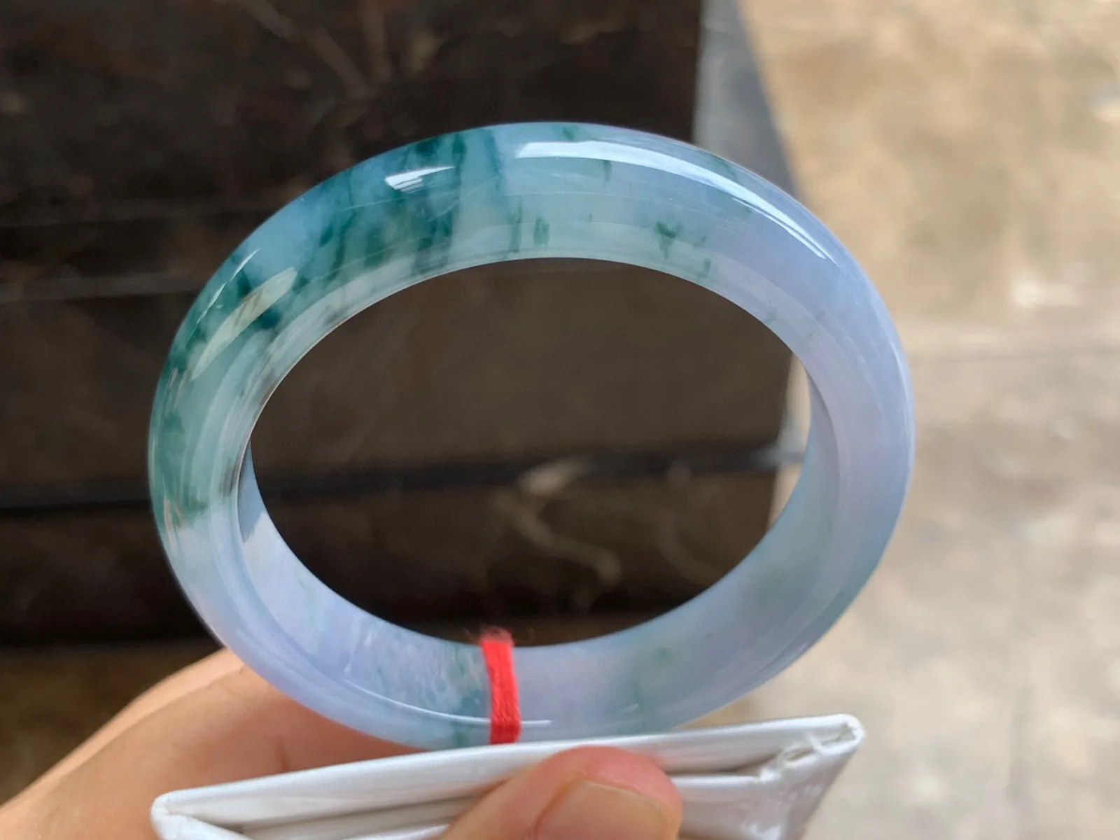 57.5-13-9mm
紫罗兰飘花手镯 底子细腻 花色漂亮