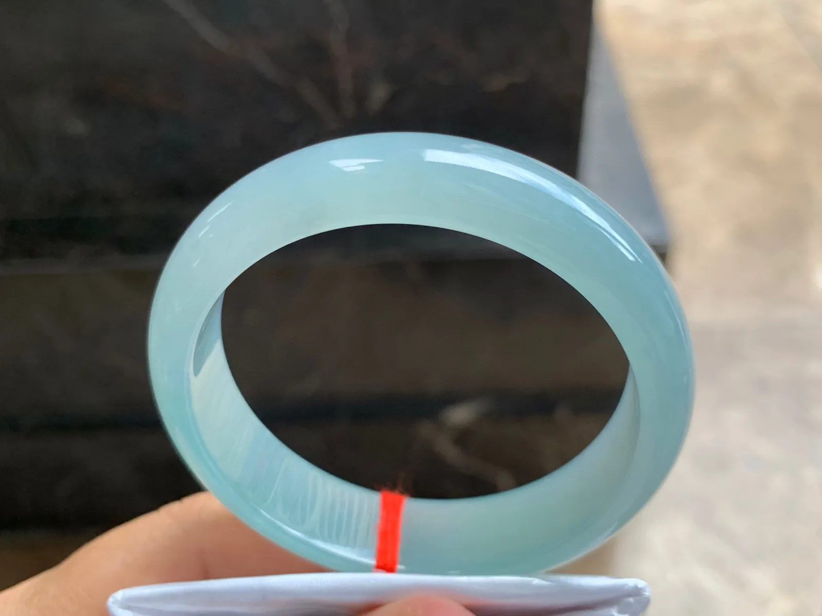56.5-14.5-7.5mm
冰种晴水手镯 水润冰透 清新水润