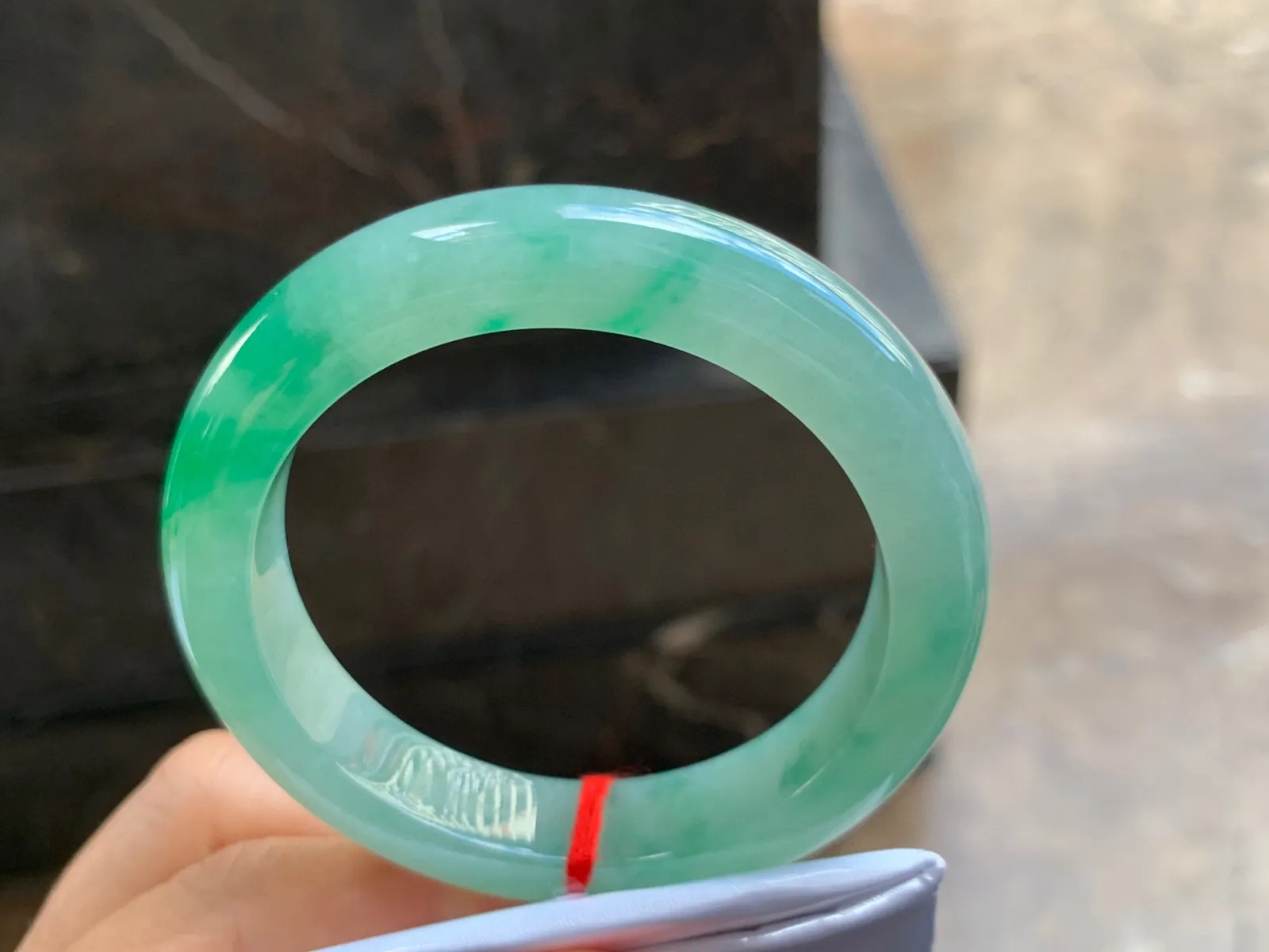 54-12-9.5mm
带色手镯 种好水润 颜色漂亮