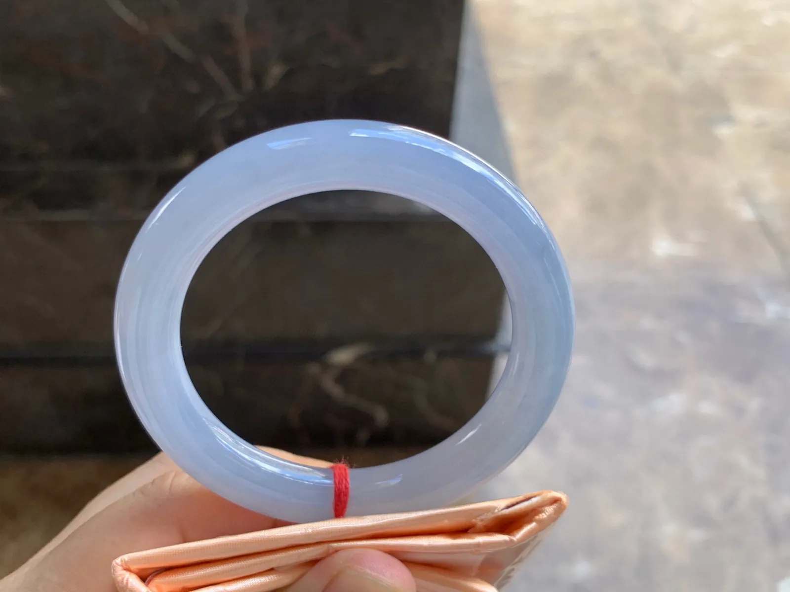 54-9.5mm
紫罗兰圆条手镯 底子细腻 颜色漂亮