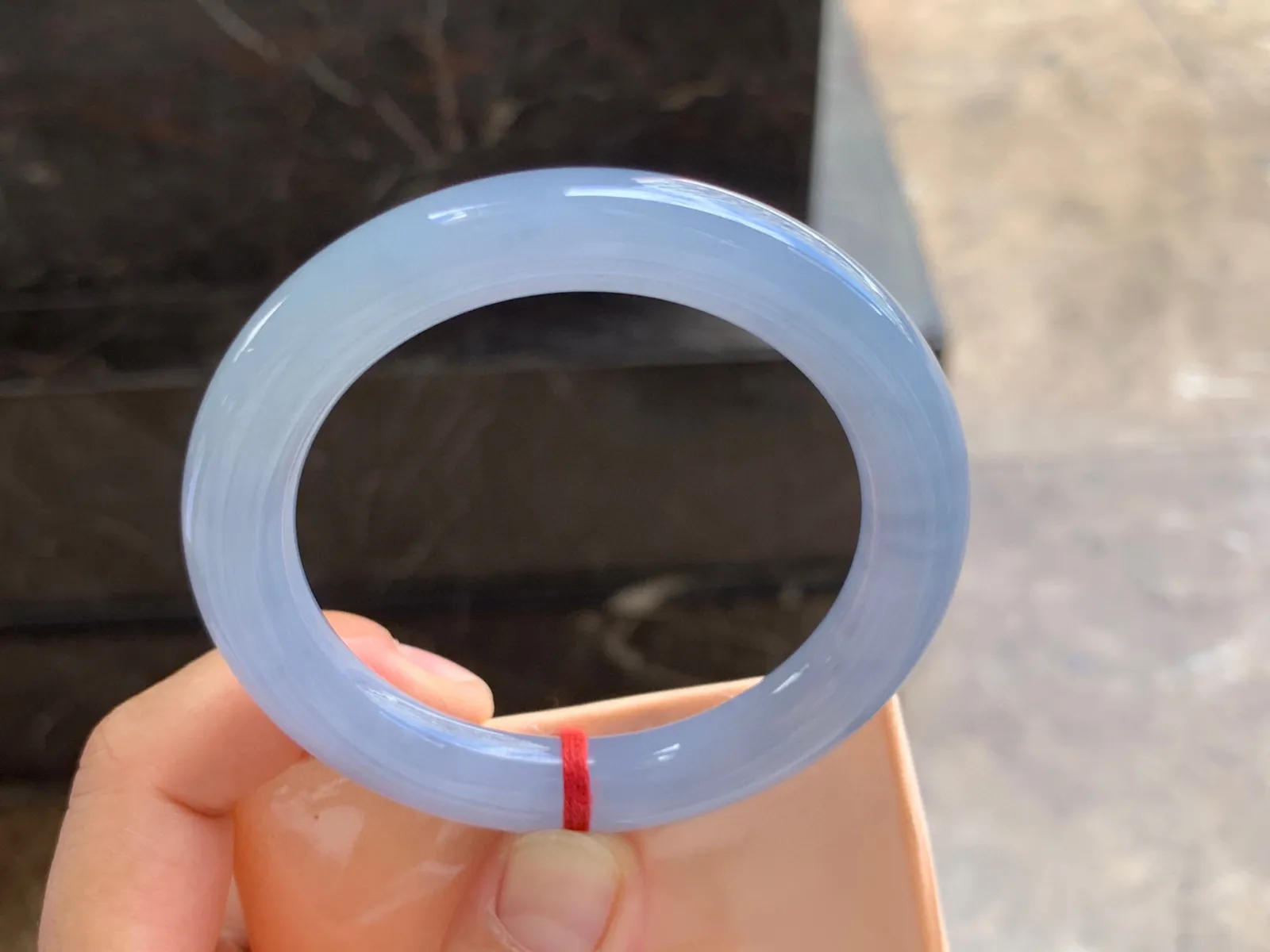 54-9.5mm
紫罗兰圆条手镯 底子细腻 颜色漂亮