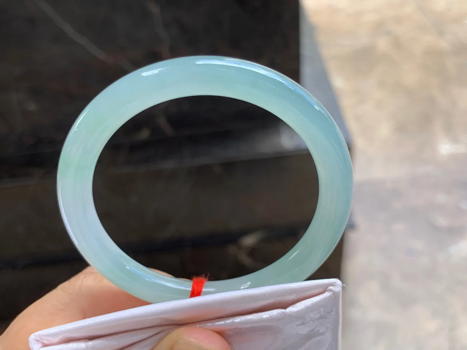 52-7.5mm
冰种晴水圆条手镯 水润冰透 清爽