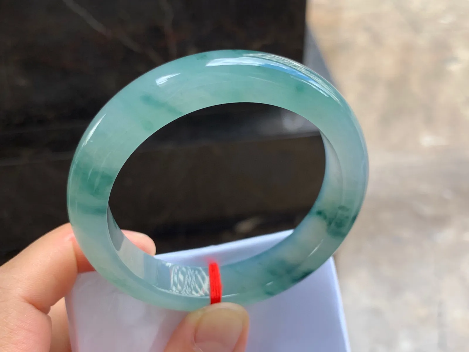54.5-13-8.5mm
冰种飘花手镯 温润细腻 上手漂亮