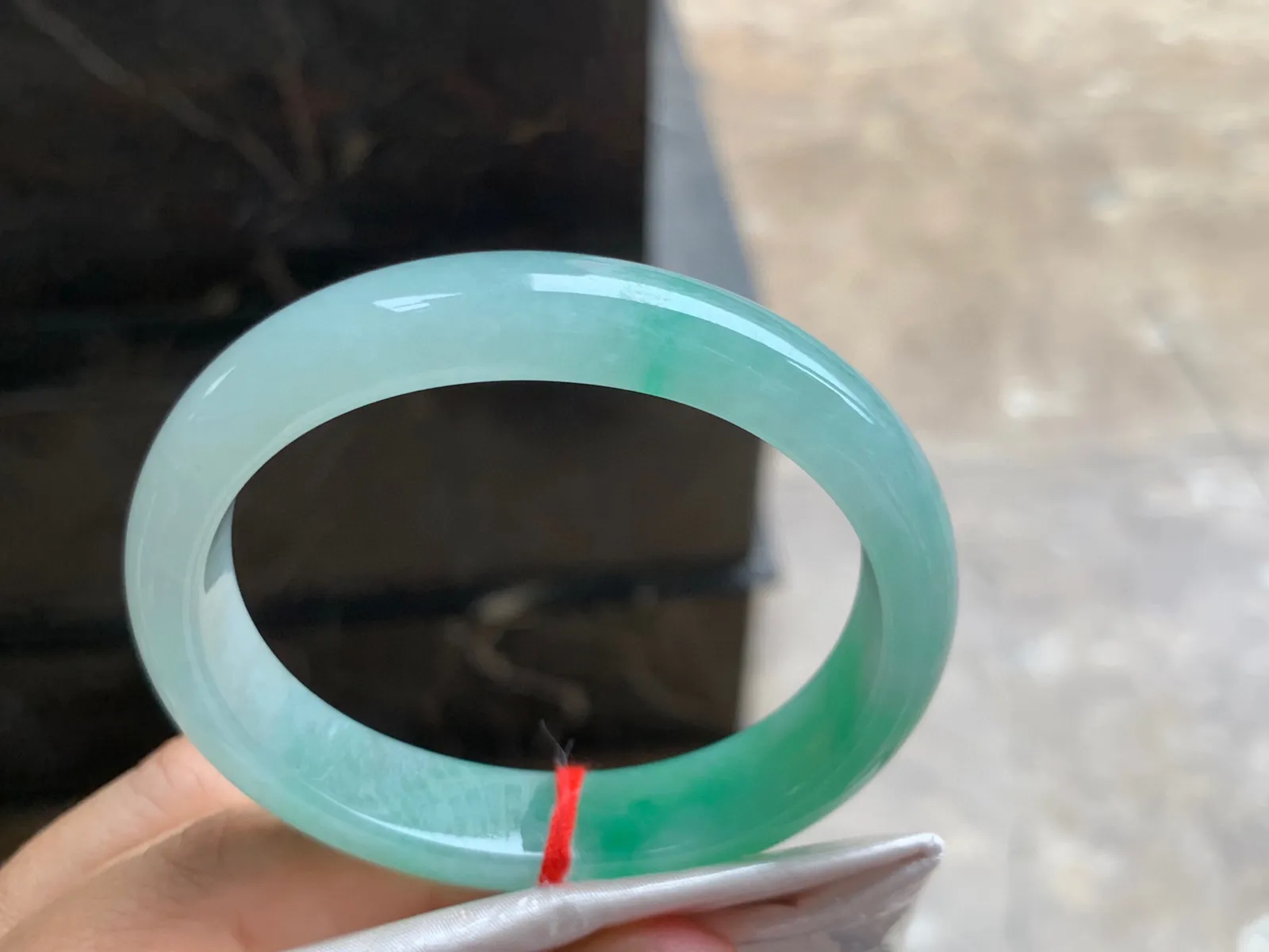 55.5-12-7.5mm
带色贵妃手镯 有种有色 正圈52/53可戴