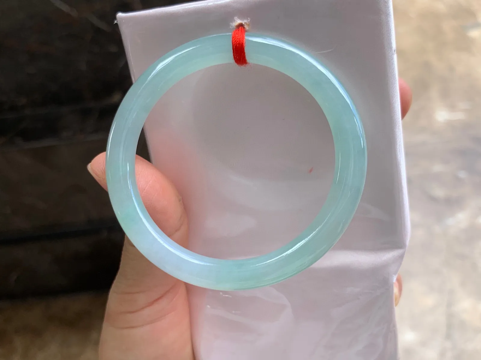 52-7.5mm
冰种晴水圆条手镯 水润冰透 清爽