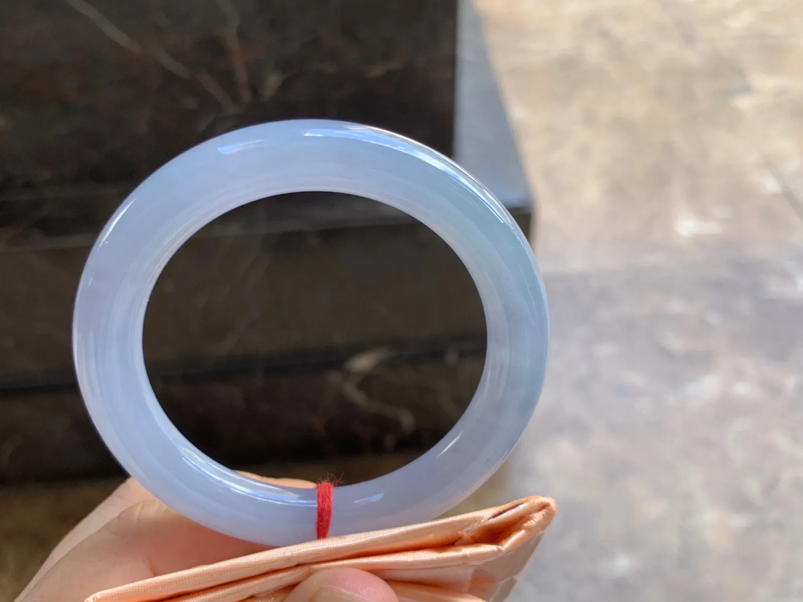 54-9.5mm
紫罗兰圆条手镯 底子细腻 颜色漂亮