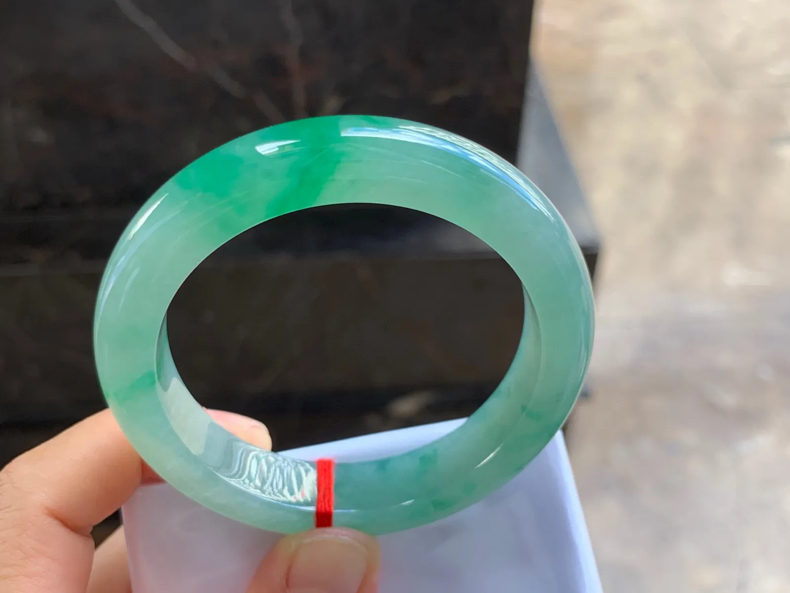 54-12-9.5mm
带色手镯 种好水润 颜色漂亮