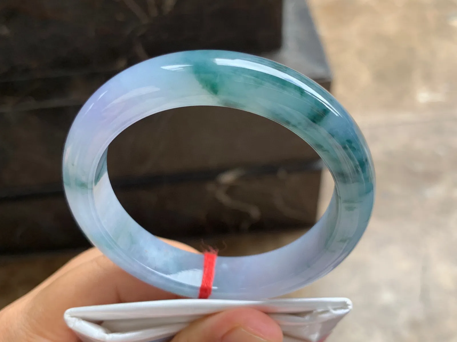 57.5-13-9mm
紫罗兰飘花手镯 底子细腻 花色漂亮