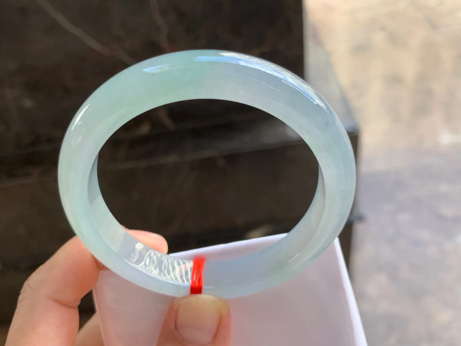58-12-8mm
冰种晴底手镯 冰透莹润 干净清爽