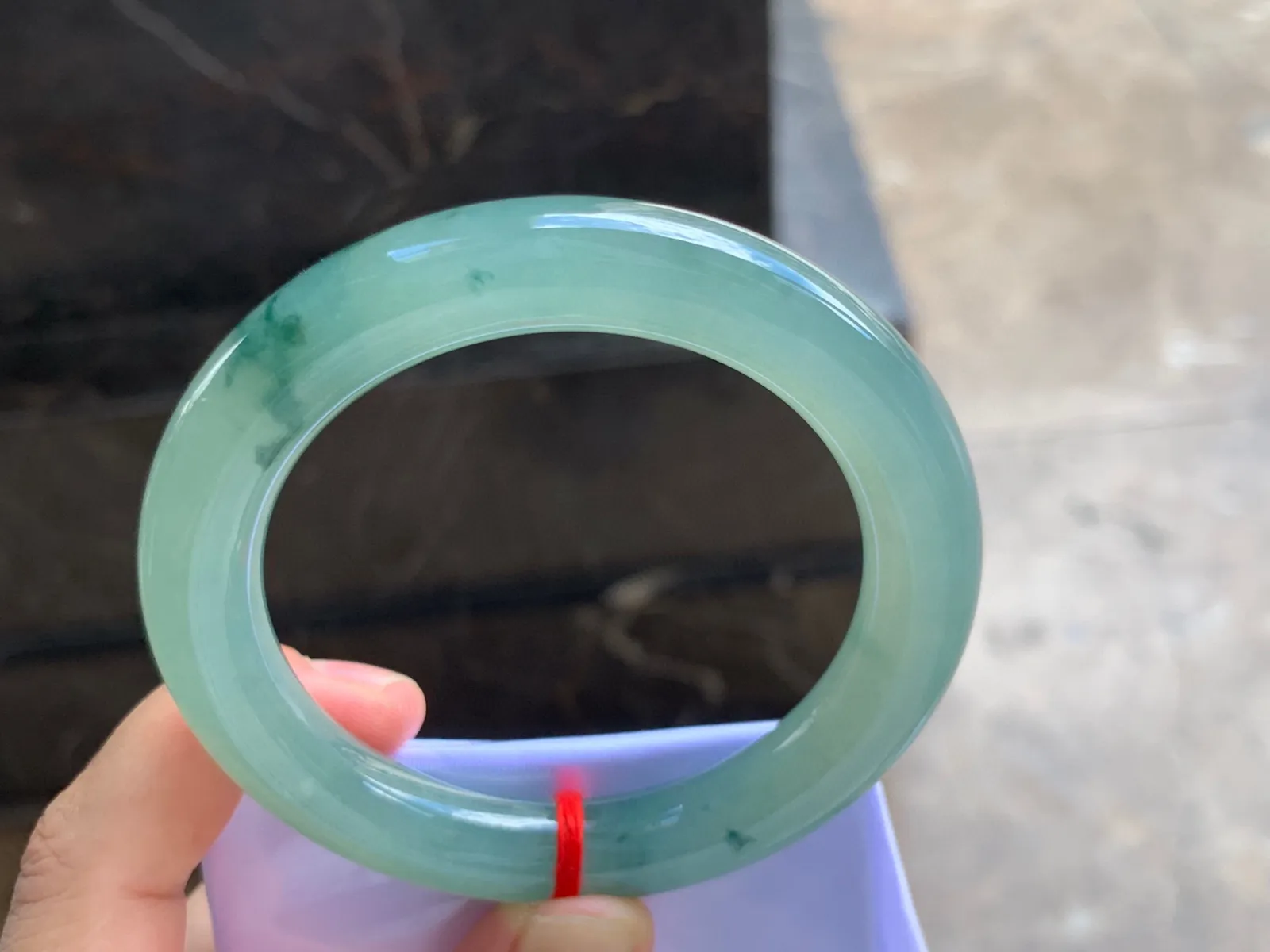 56-11mm
飘花圆条手镯 种好水润 底色漂亮
