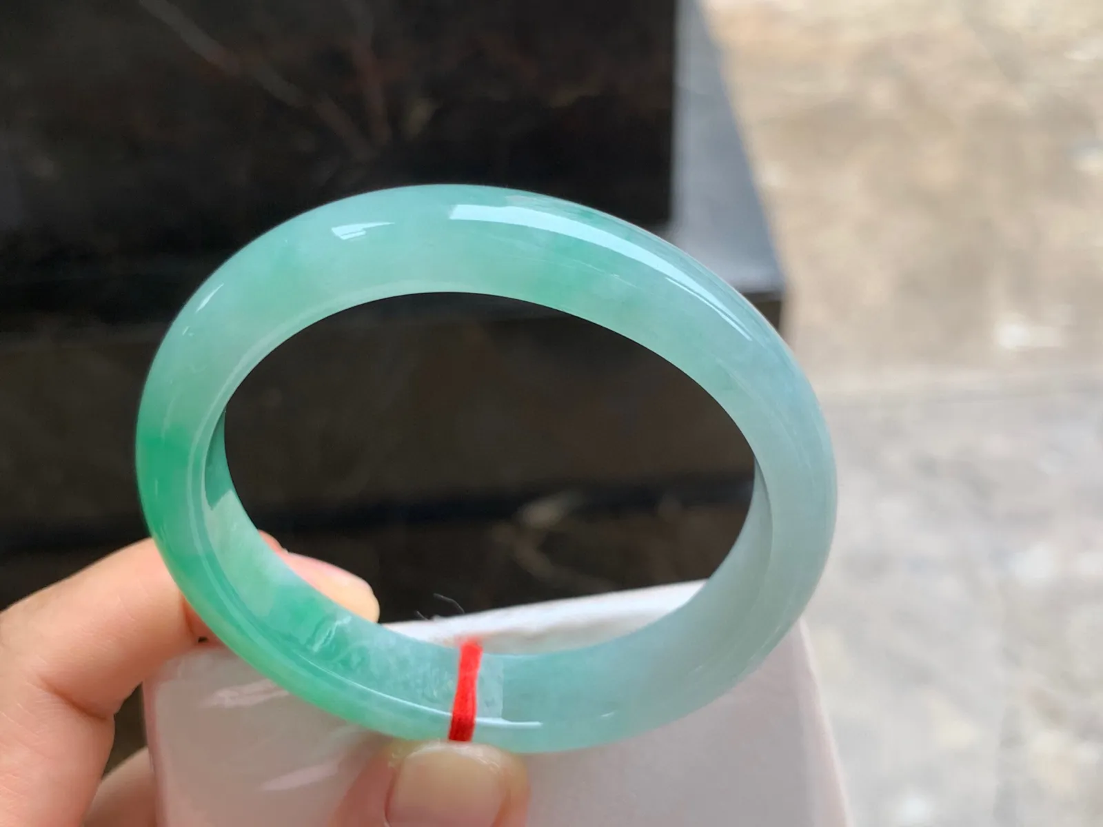 55.5-12-7.5mm
带色贵妃手镯 有种有色 正圈52/53可戴