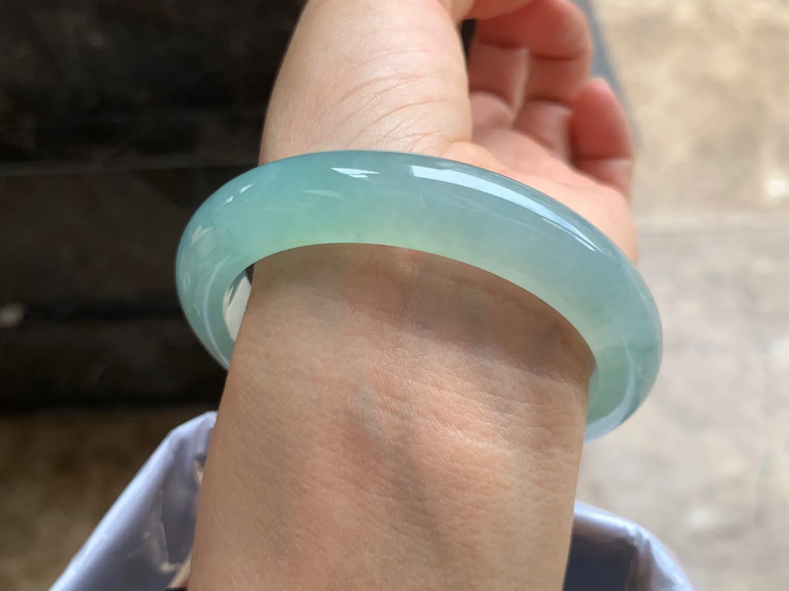 56-12-9mm
冰种晴水手镯 水润光泽 清爽