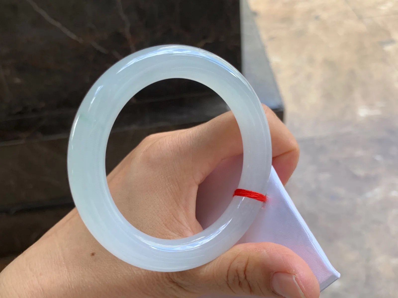56-10.5mm
白冰圆条手镯 纯净白月光