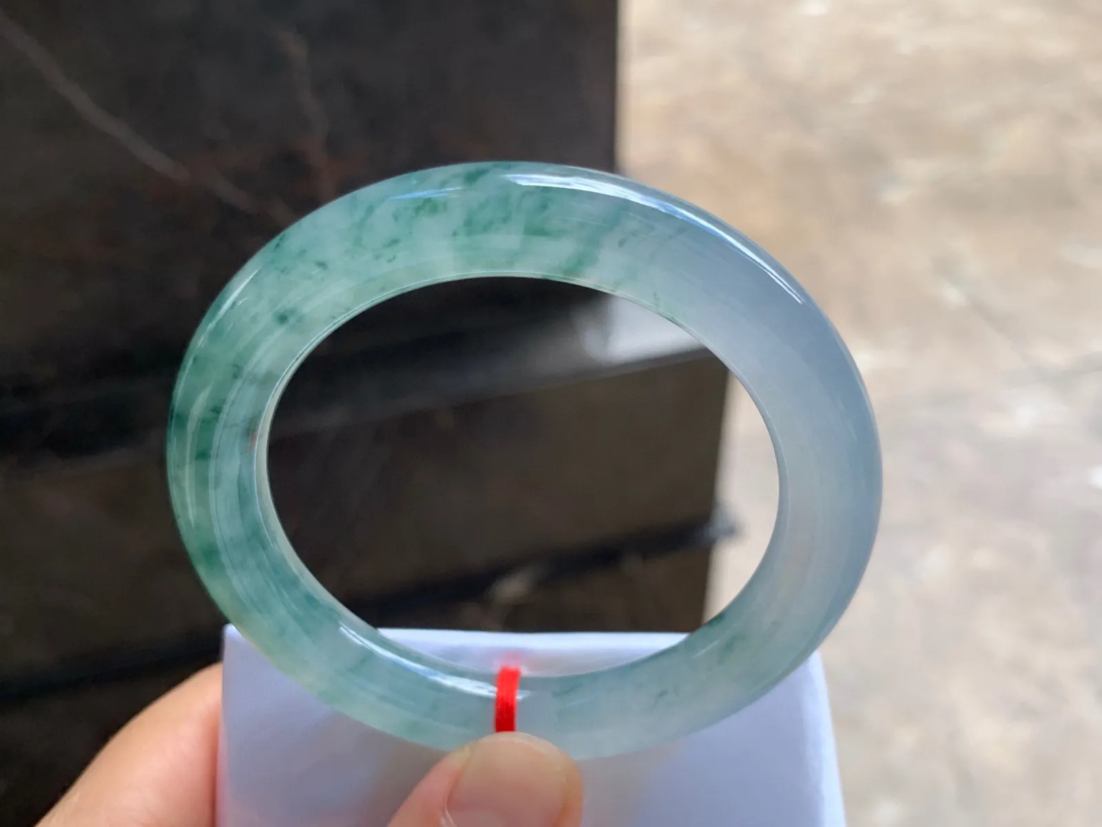53.5-8mm
冰种飘花手镯 水润冰透 花色均匀灵动