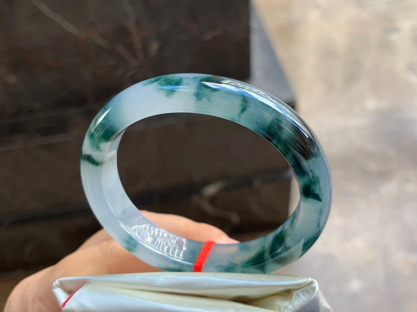 52-12.5-7.5mm
冰种飘花手镯 水墨花 正圈50可戴