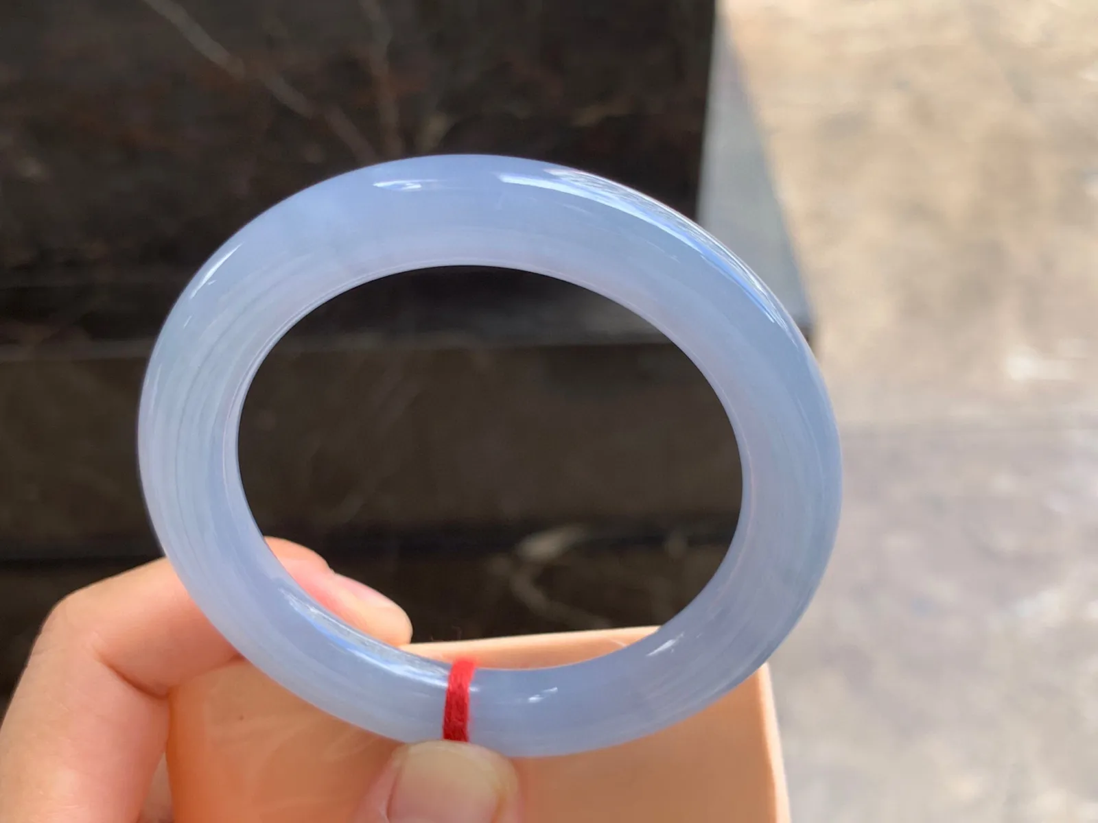 54-9.5mm
紫罗兰圆条手镯 底子细腻 颜色漂亮