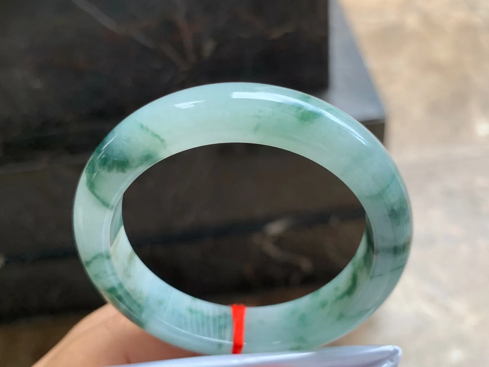 55-13-8mm
飘花手镯 底子细腻 花色浓郁 性价比推荐