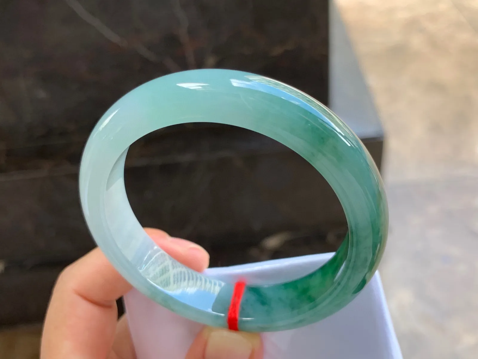 56-13-8mm
带色手镯 底子细腻 半山半水