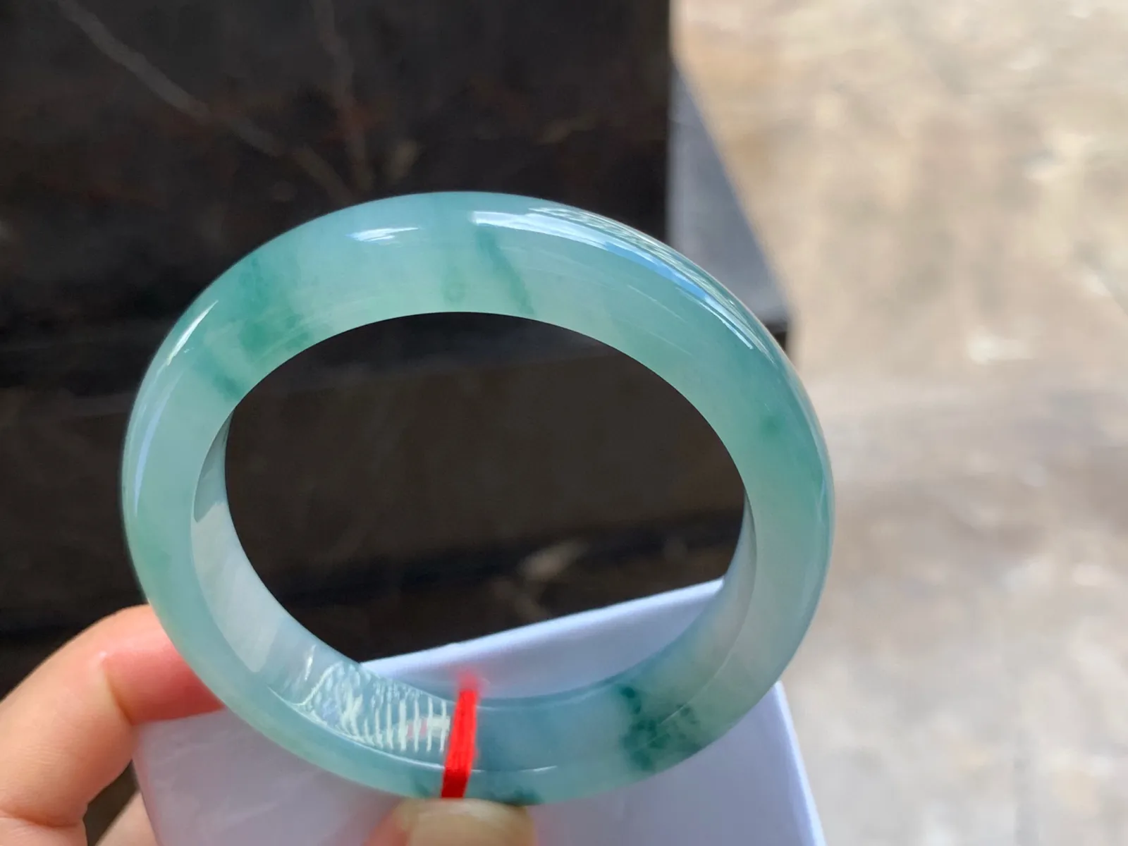 54.5-13-8.5mm
冰种飘花手镯 温润细腻 上手漂亮