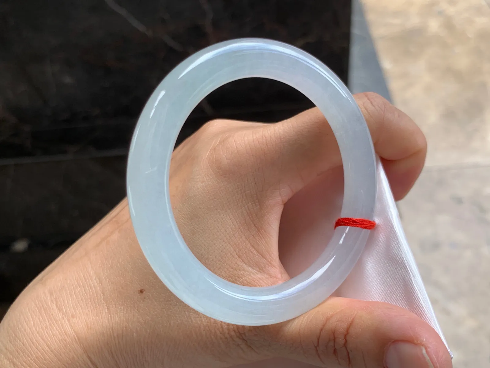 54-8.5-9.5mm
白冰圆条手镯 纯净白月光