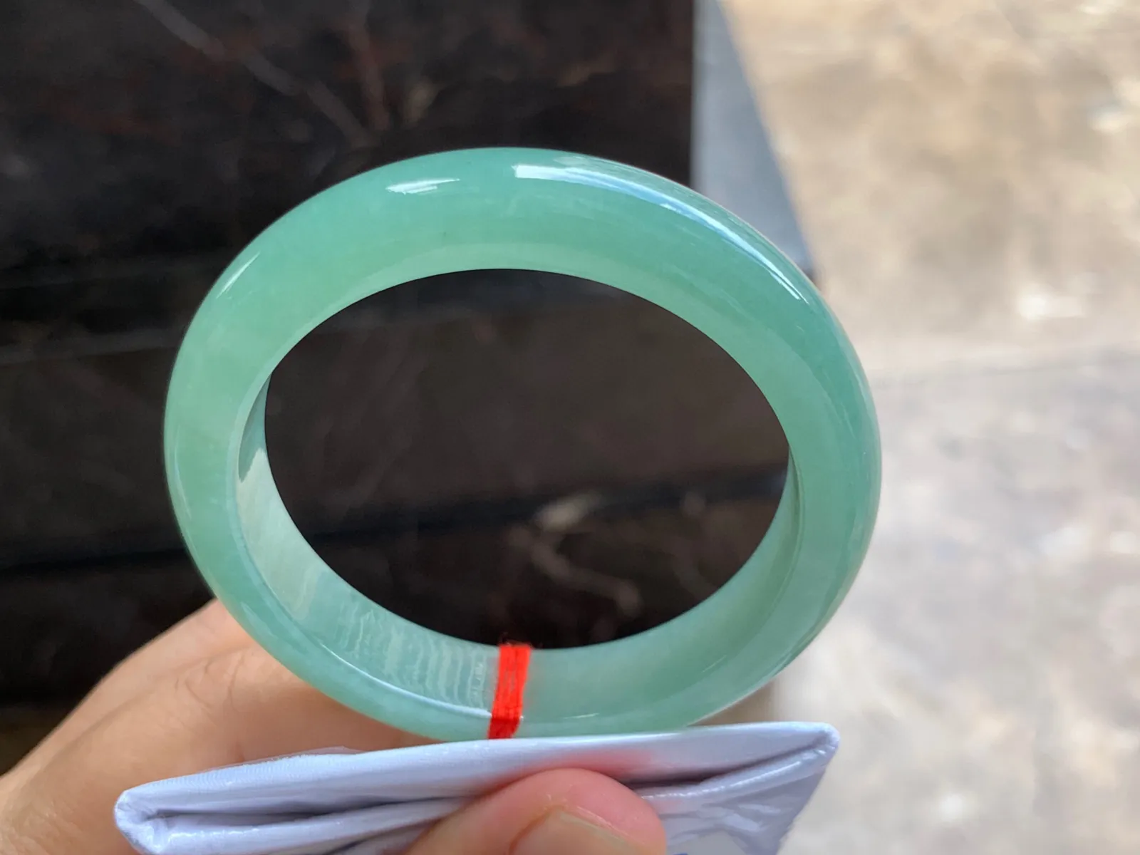 53-11-8mm
晴绿手镯 底子细腻 颜色漂亮