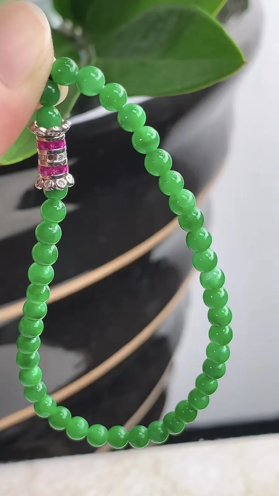 a货翡翠老坑种阳绿圆珠佛珠手串42颗 尺寸4mm 重量6.29g